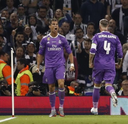 Cristiano celebra su primer gol en la final.