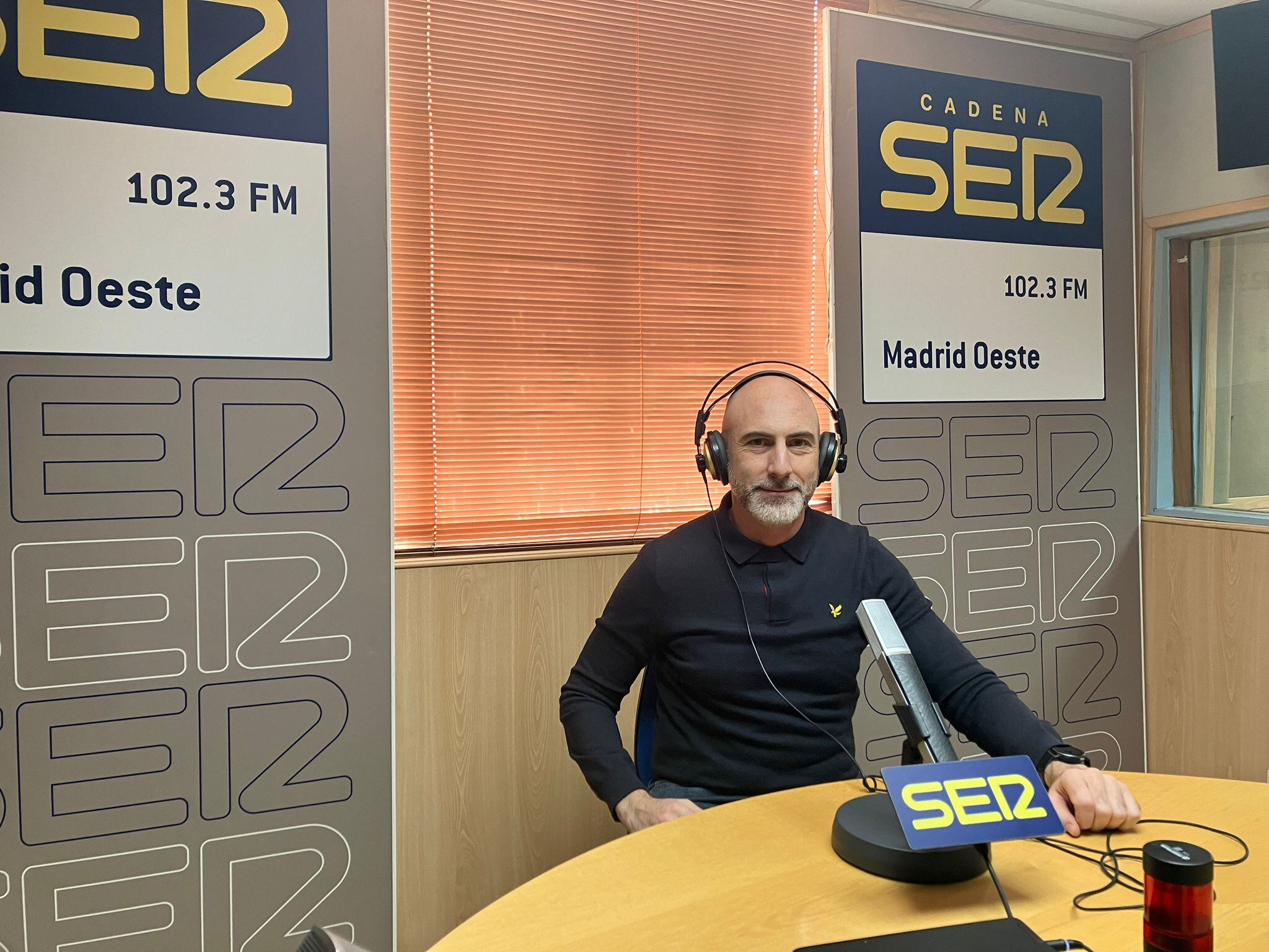 El profesor de Servicios en Restauración y responsable de comunicación de la Escuela de Hostelería y Turismo Simone Ortega, Víctor Tirado, en los estudios de Ser Madrid Oeste.