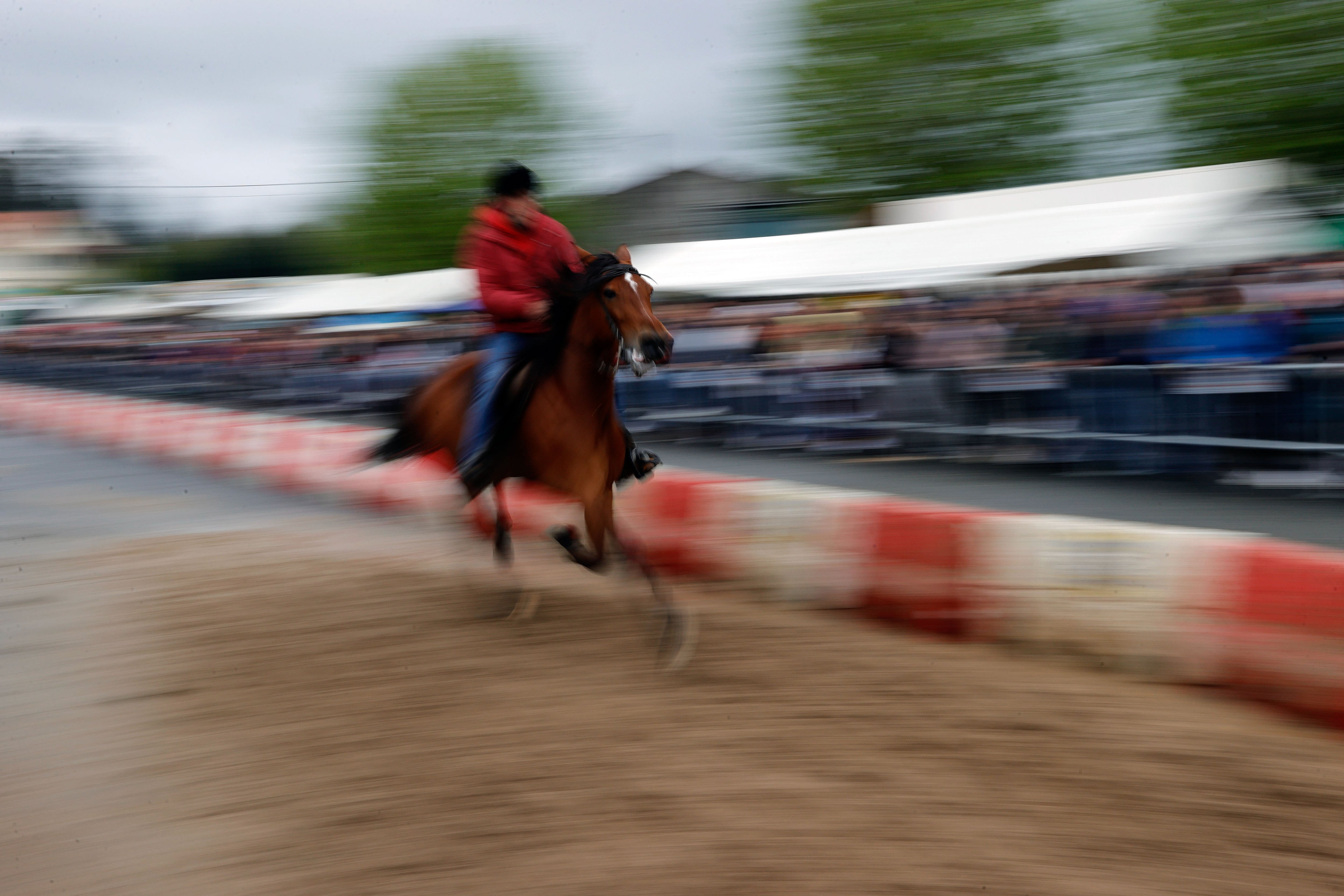 MOECHE, 23/04/2023.- Moeche vive cada 23 de abril su día grande, el de su feria del caballo, uno de los eventos festivos más tradicionales de toda la comarca de Ferrol. EFE/ Kiko Delgado.