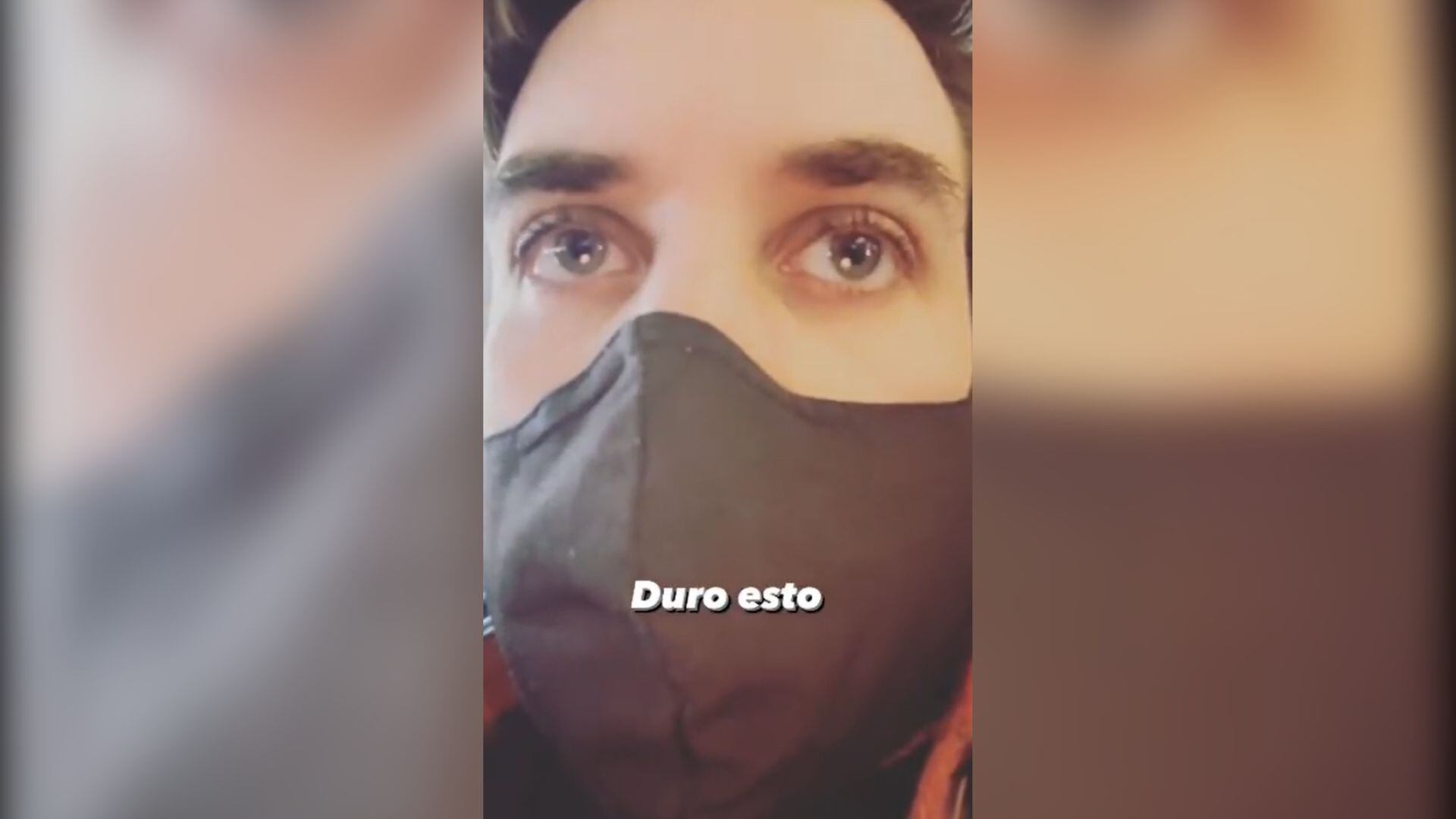 Captura de una de las historias de Instagram en las que el actor Manuel Huedo narraba su surrealista viaje.