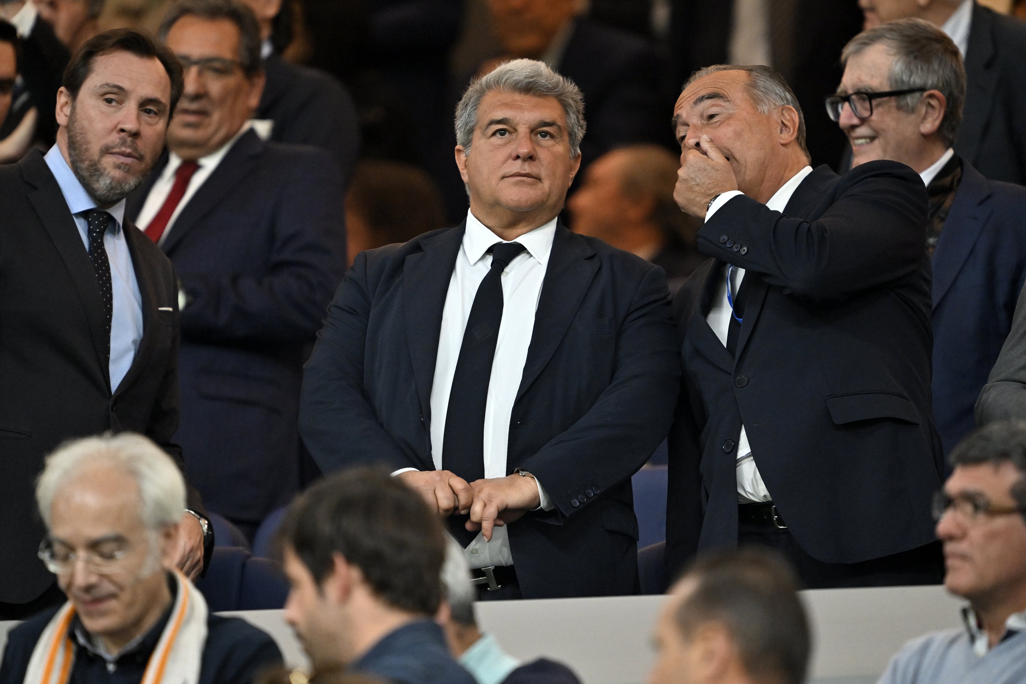 Joan Laporta en el palco del Bernabéu