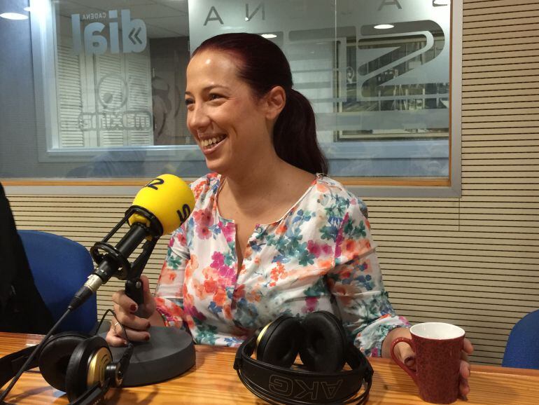 La vicepresidenta del Gobierno de Canarias, Patricia Hernández en los estudios de Radio Club Tenerife. 