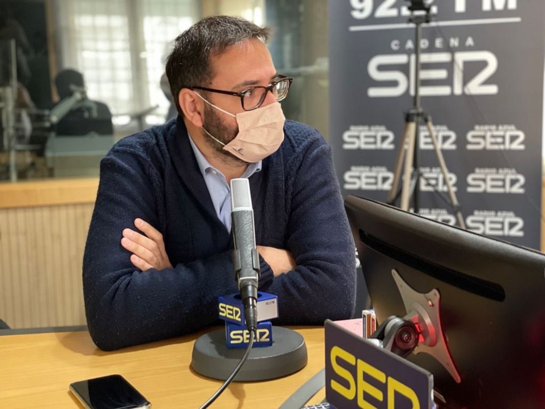 Sergio Gutiérrez en los estudios de Radio Azul esta mañana