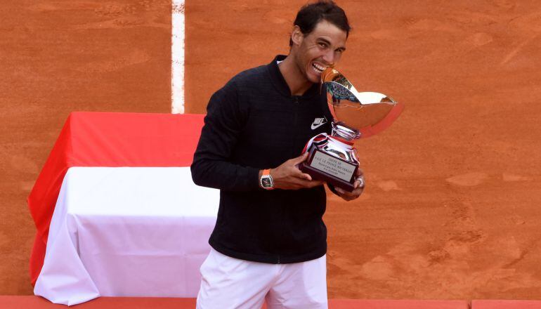 Nadal muerde su décimo trofeo en Montecarlo