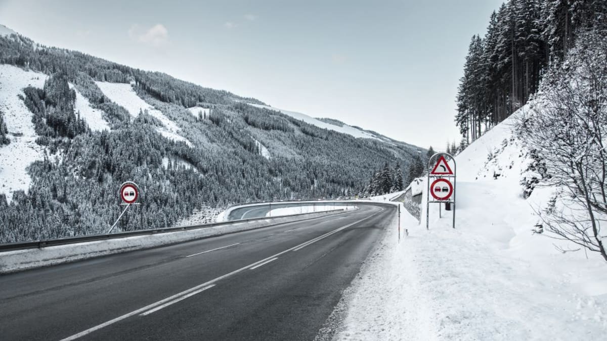 La nieve dificulta la circulación hasta en una decena de carreteras palentinas