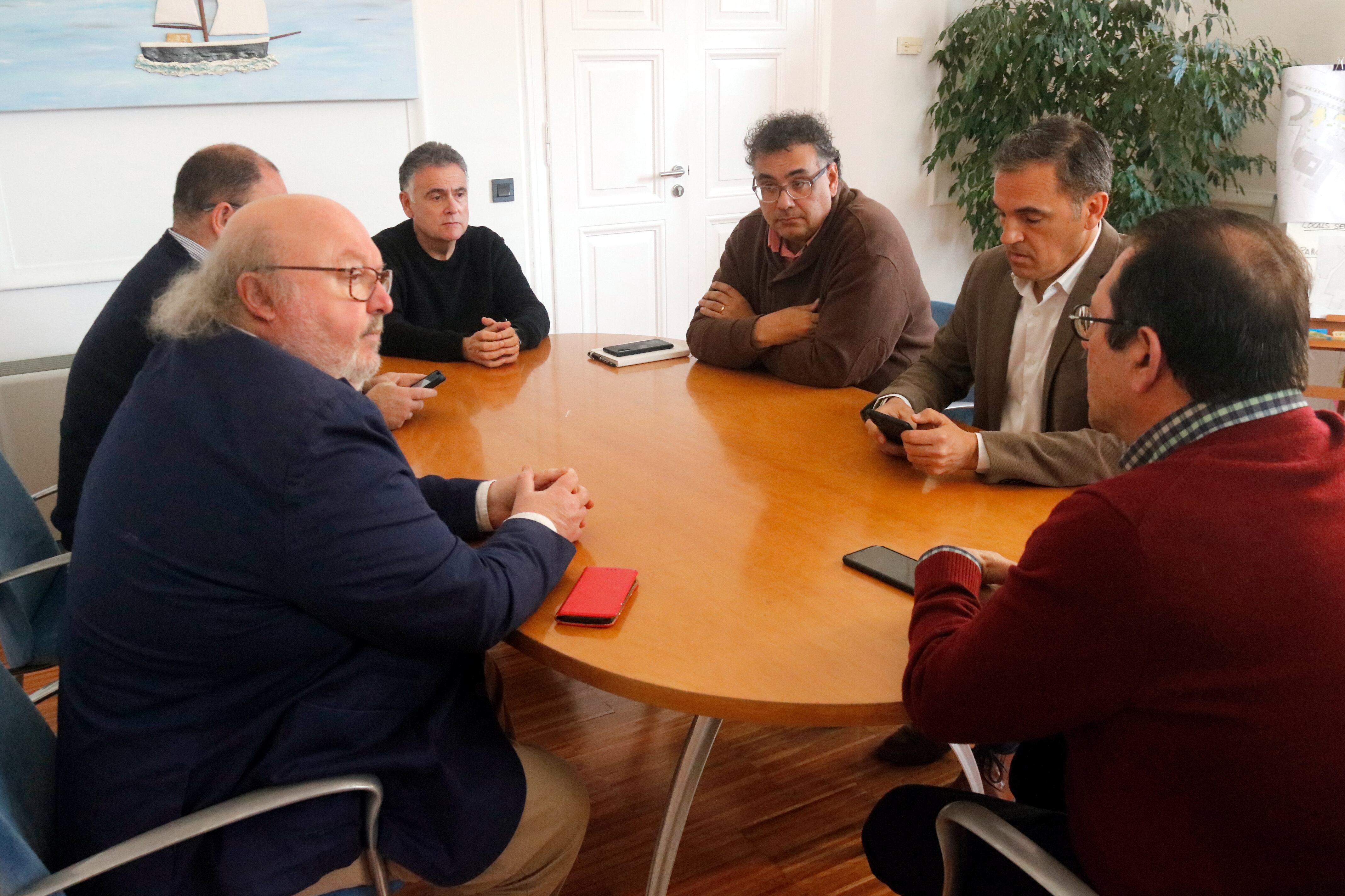 Els alcaldes reunits aquest matí.