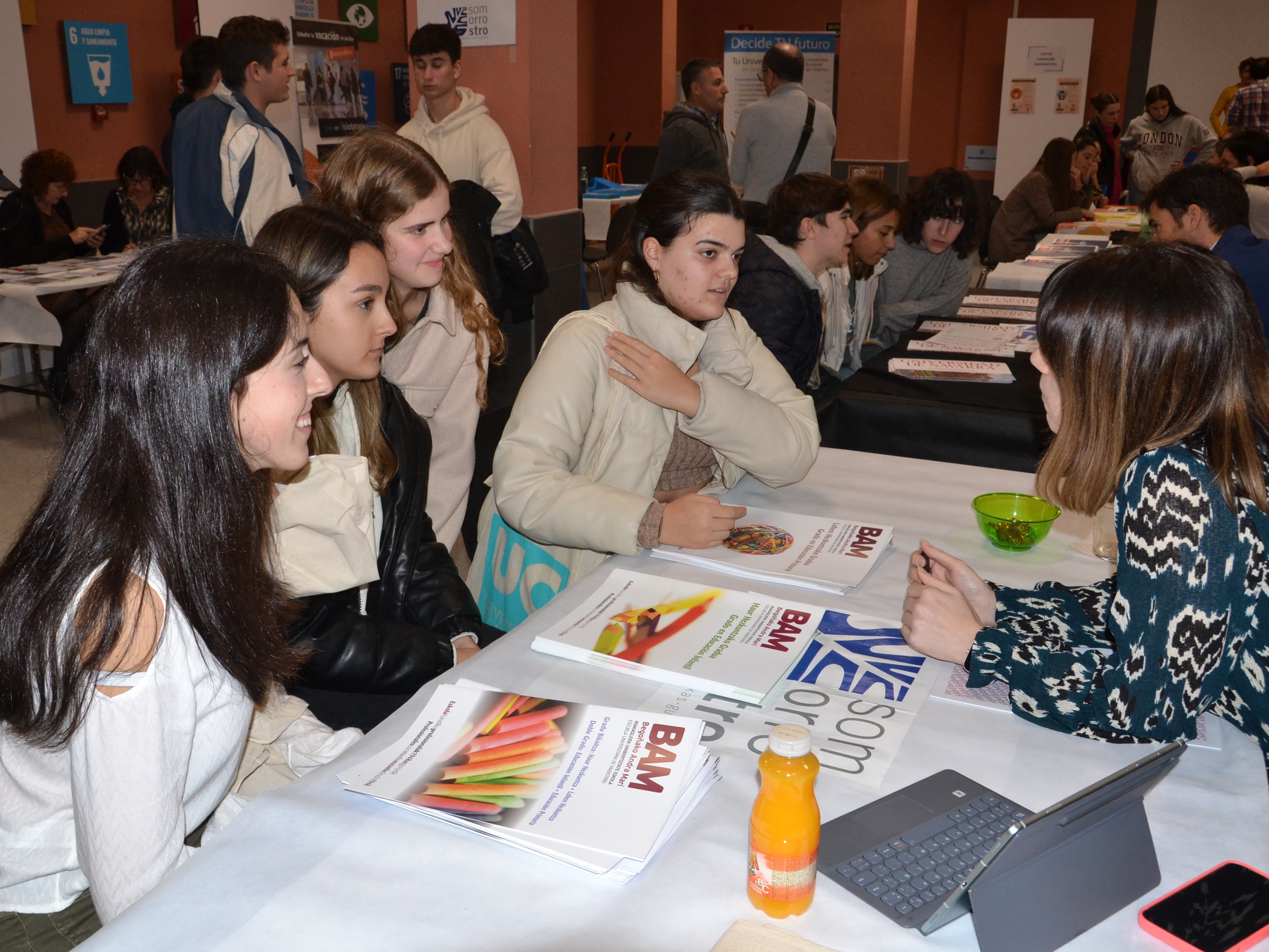 Somorrostro cuenta con la participación de 19 universidades procedentes de diversas regiones del país