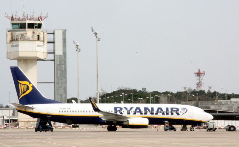 Un avió de Ryanair a Girona.
