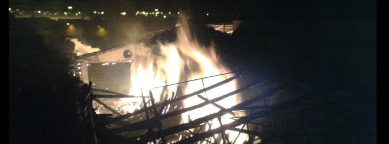Incendio en una nave abandonada producido el pasado fin de semana.