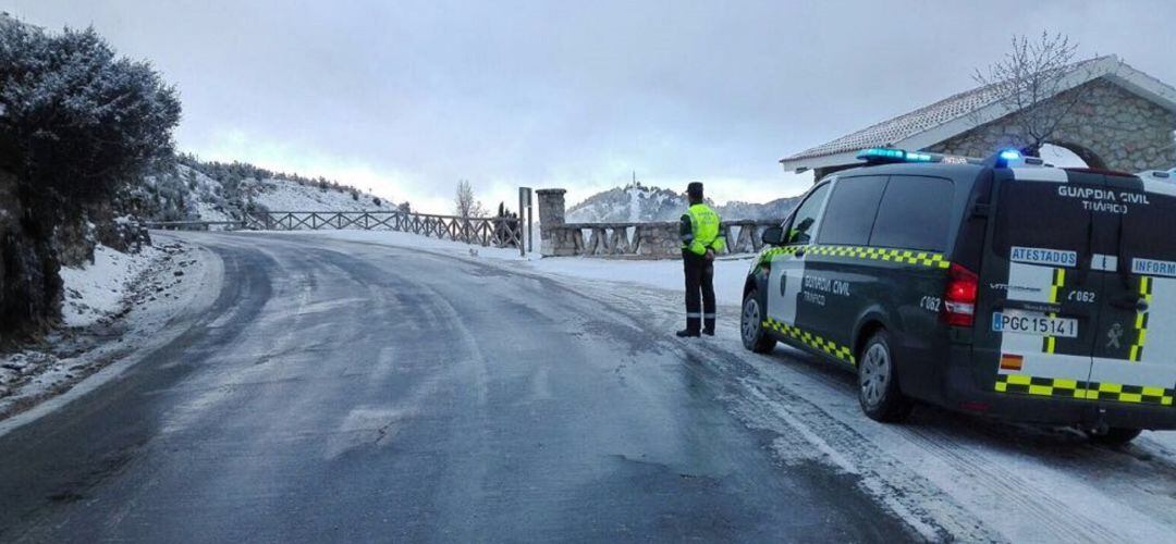 Nieve en el Puerto de las Palomas de Cazorla. Foto de archivo