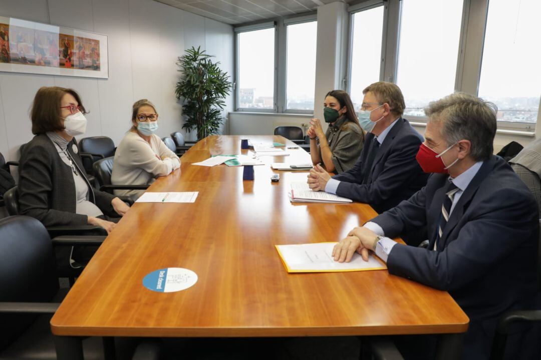 Reunión celebrada este miércoles en Bruselas entre la DG para la Salud y la Seguridad Alimentaria Sandra Gallina, el president Puig y la consellera Mireia Mollà