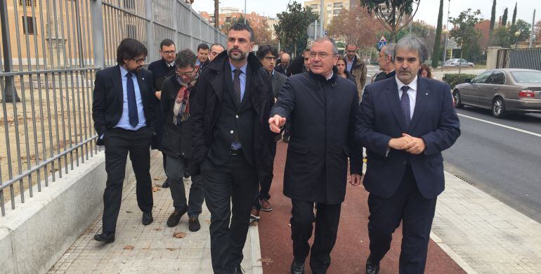 Santi Vila, Carles Pellicer i Joaquim Nin, durant la visita d'obres.