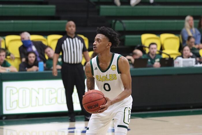 Wayne Arnold en un partido