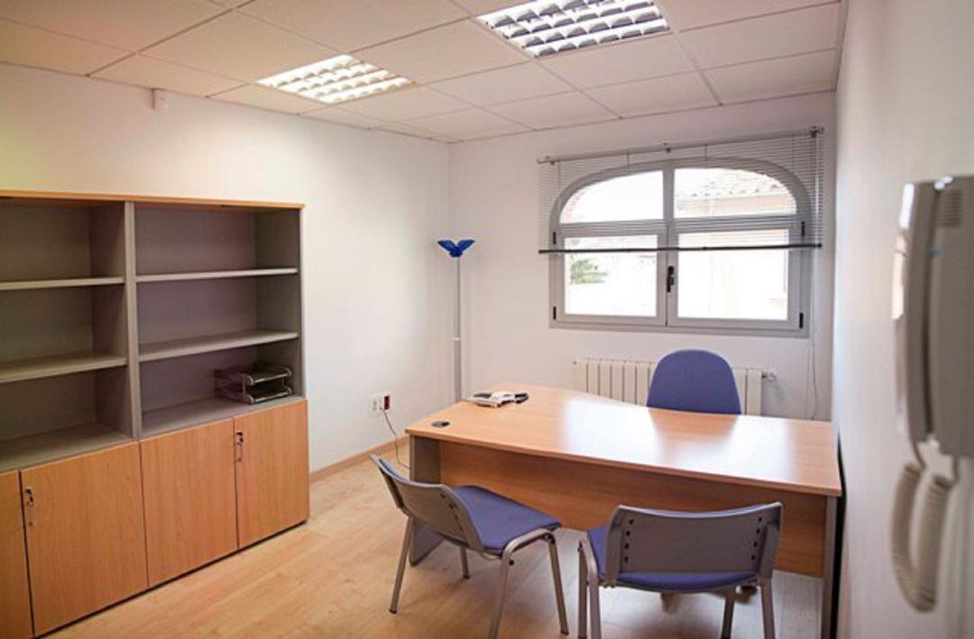 Despacho del edificio de empresas en la calle Arias Dávila