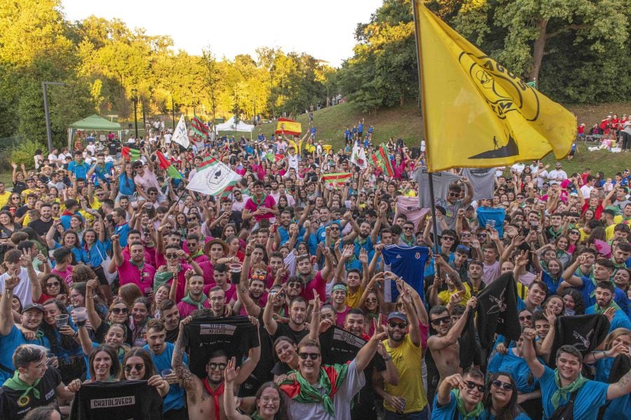 Peñistas de Torrelavega durante la Liga de Peñas del año pasado