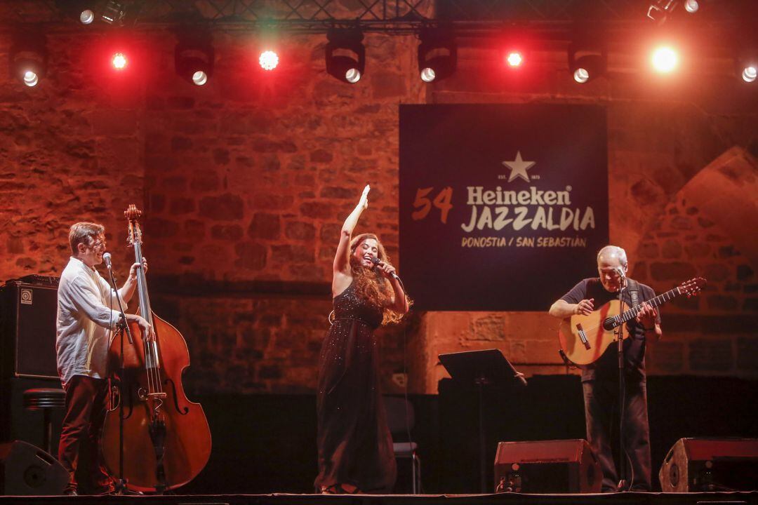 Momento del concierto que Silvia Perez Cruz ofreció en 2019 en el marco del Jazzaldia.