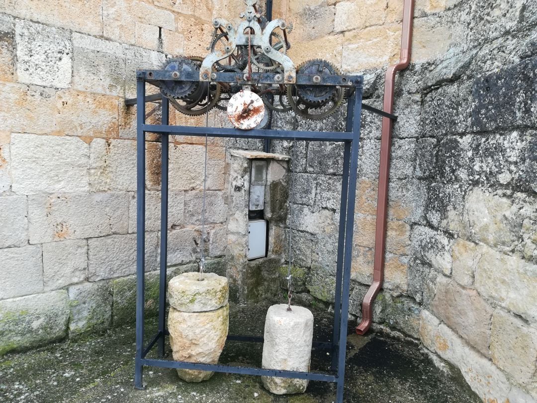 El de la iglesia de Valdeande es uno de los relojes mecánicos documentados de la RIbera