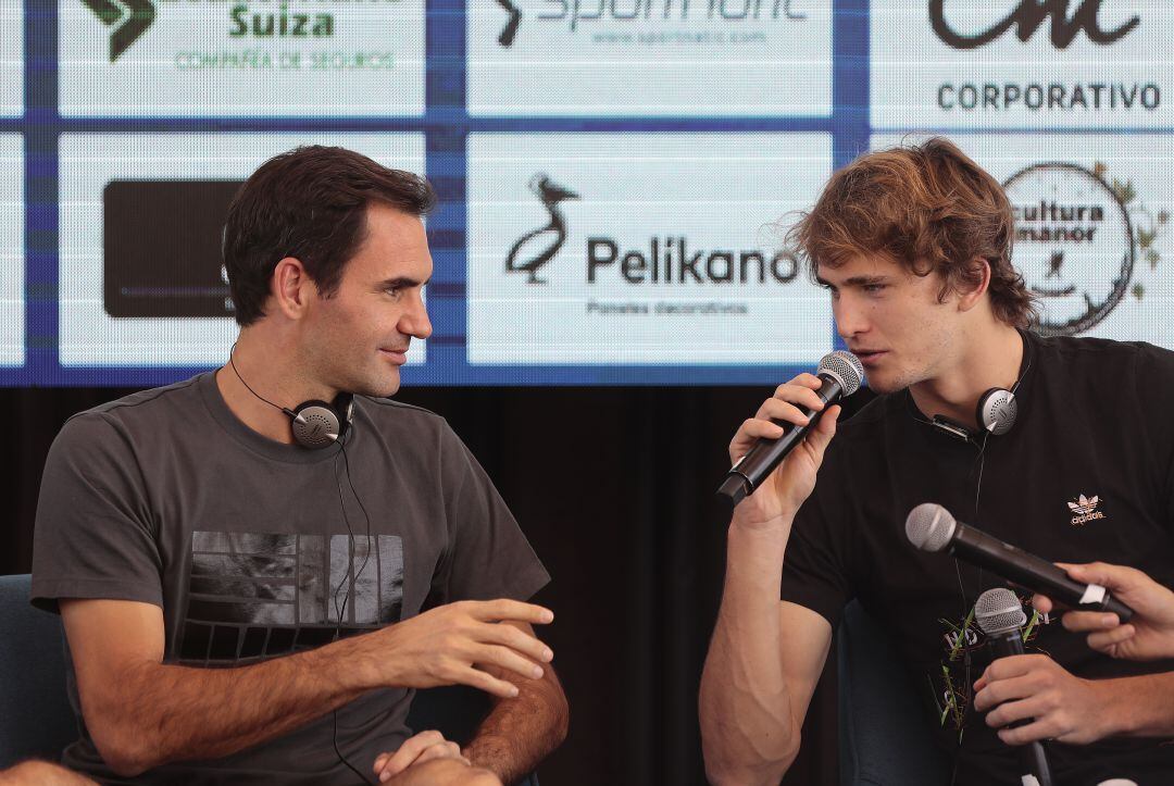 Zverev y Federer durante una rueda de prensa. 