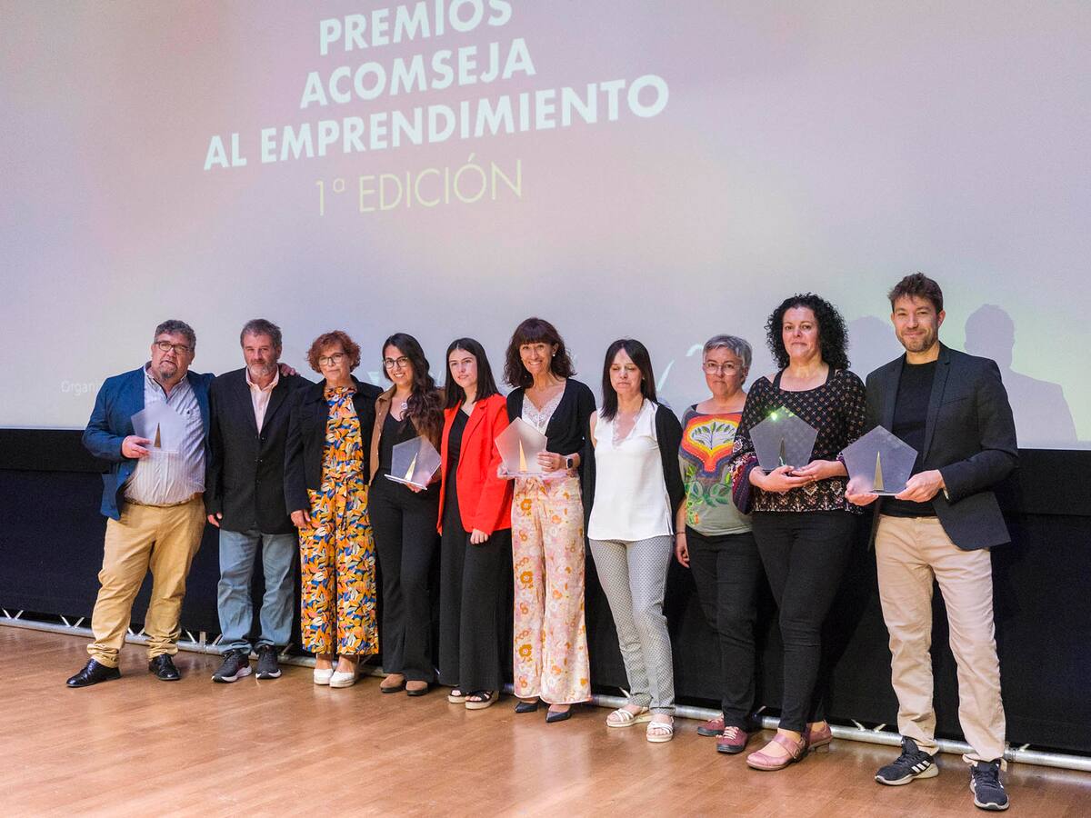 ACOMSEJA entrega sus premios al emprendimiento en una gala llena de emotividad, humor y arte