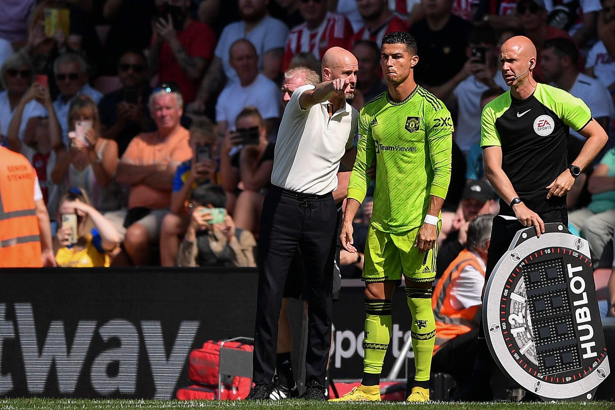 Erik ten Hag y Cristiano Ronaldo en un partido del Manchester United.