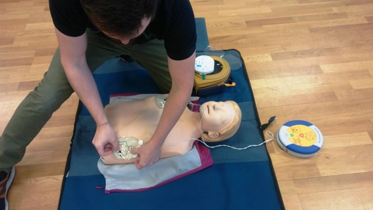 El Alto Gállego amplía su red de desfibriladores en la comarca