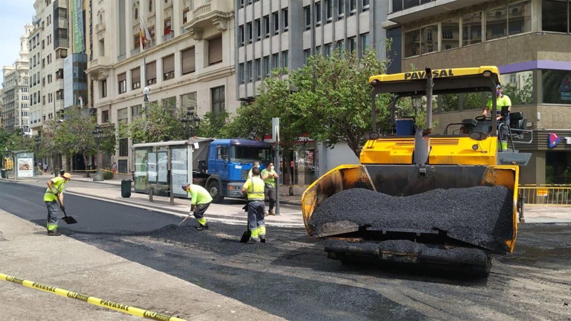 El Ayuntamiento de València invierte casi un millón de euros en reparar tramos "defectuosos y peligrosos" de varias calles