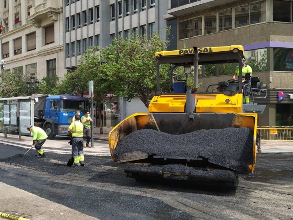 El Ayuntamiento de València invierte casi un millón de euros en reparar tramos "defectuosos y peligrosos" de varias calles