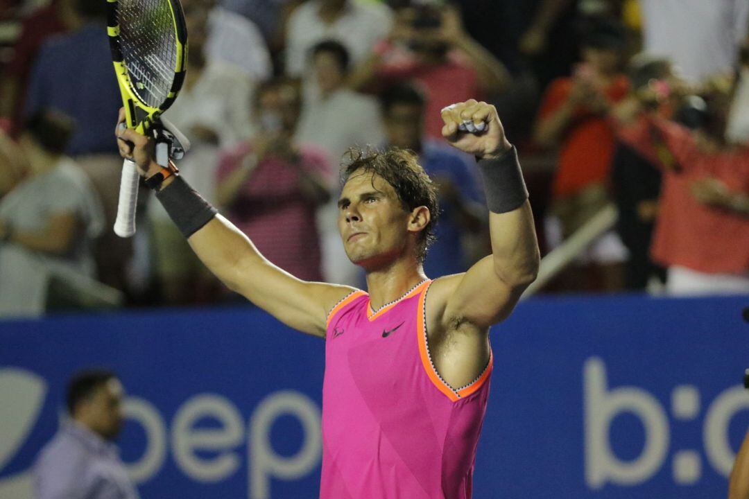 Rafa Nadal celebra ganar el partido contra Mischa Zverev. 