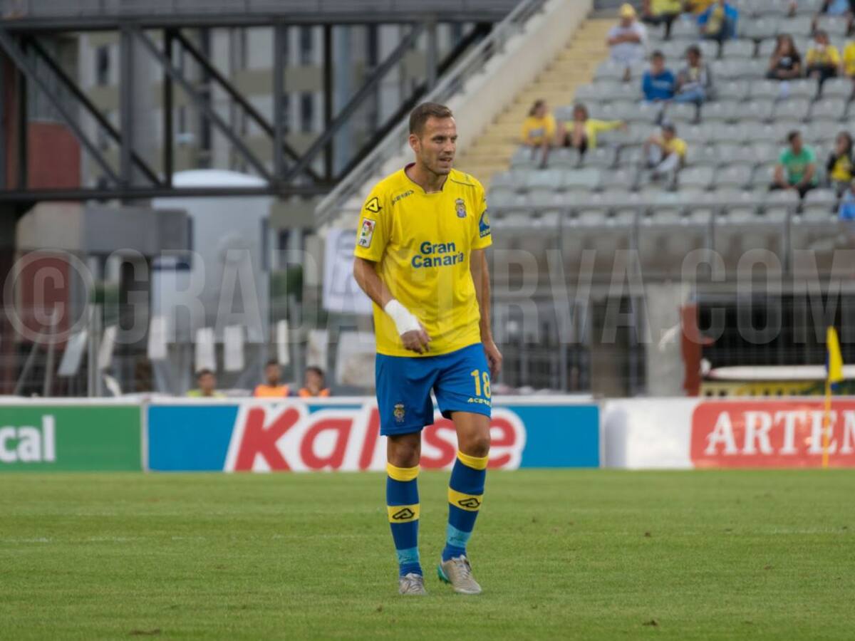 Javi Castellano abandona el hospital