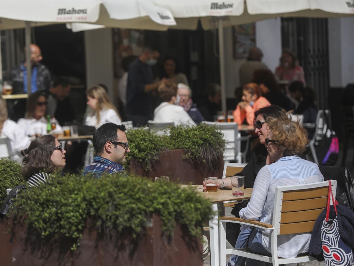 Las ventas en bares y restaurantes crecen un 8% pero se estanca el consumo medio en la Semana Santa de Sevilla
