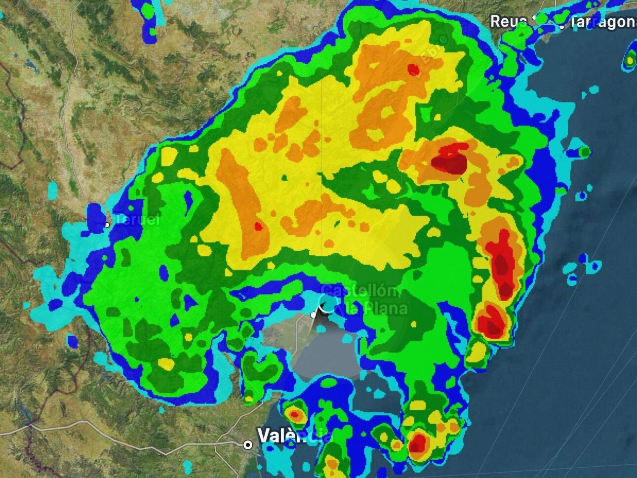 La borrasca Gabriel deja acumulaciones de hasta 170 litros en el interior sur de Castellón, un rescate y retrasos en los trenes