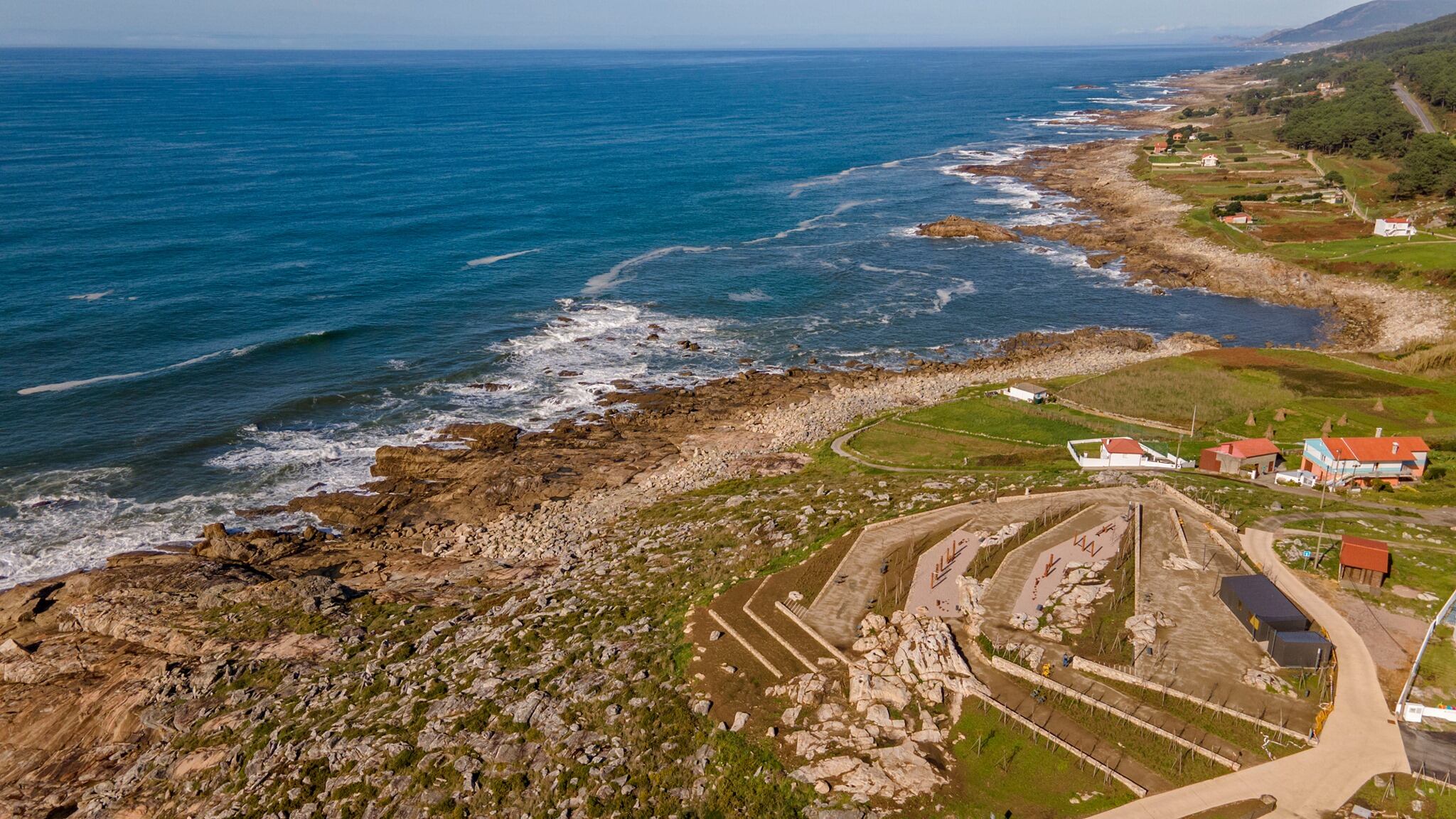 El concello de O Rosal y la ONG ANABAM colaboran conjuntamente para localizar pellets en la costa del Baixo Miño