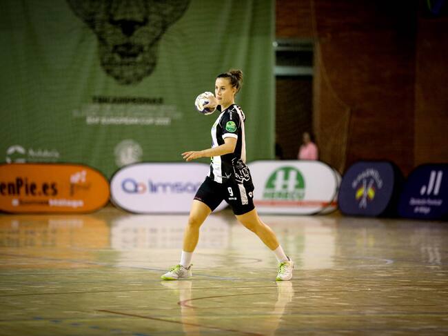 La jugadora del Costa del Sol Silvia Arderius, seguirá una temporada más en el club malagueño