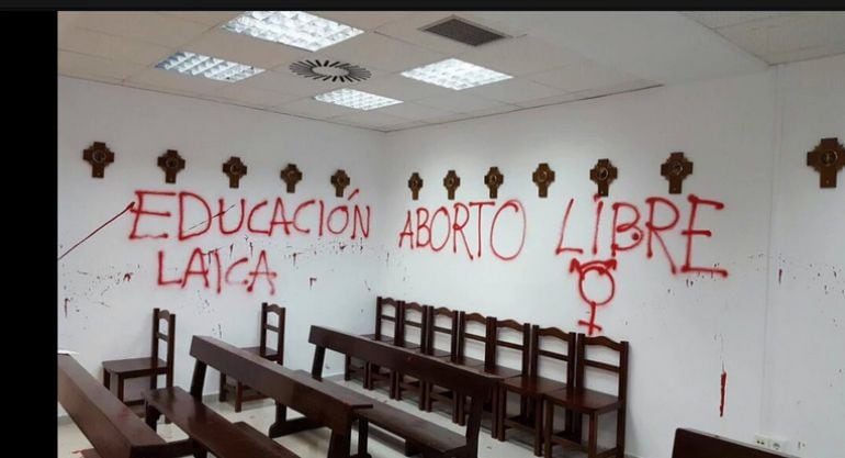 Imagen de la capilla de la UAM profanada 