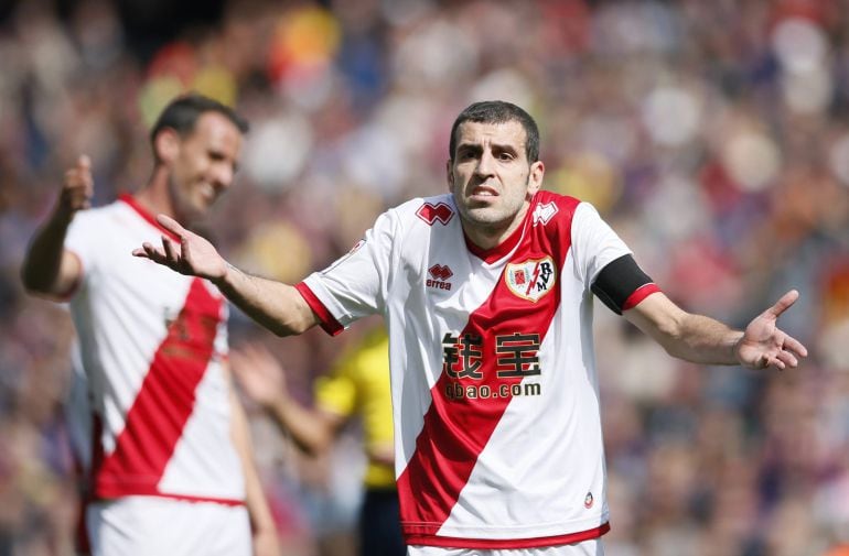 Trashorras, durante el partido ante el FC Barcelona en el Camp Nou