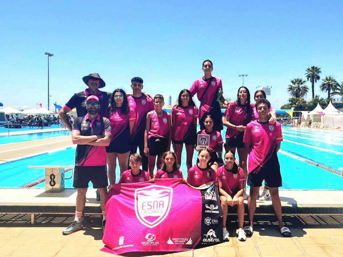 Expedición del ESNA Lanzarote en la Copa de Clubes de Natación de 1ª División.