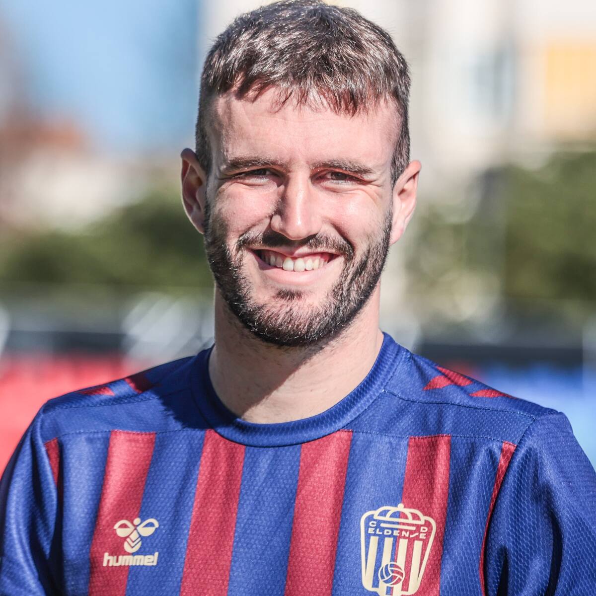 El Eldense presenta oficialmente a Raúl Parra