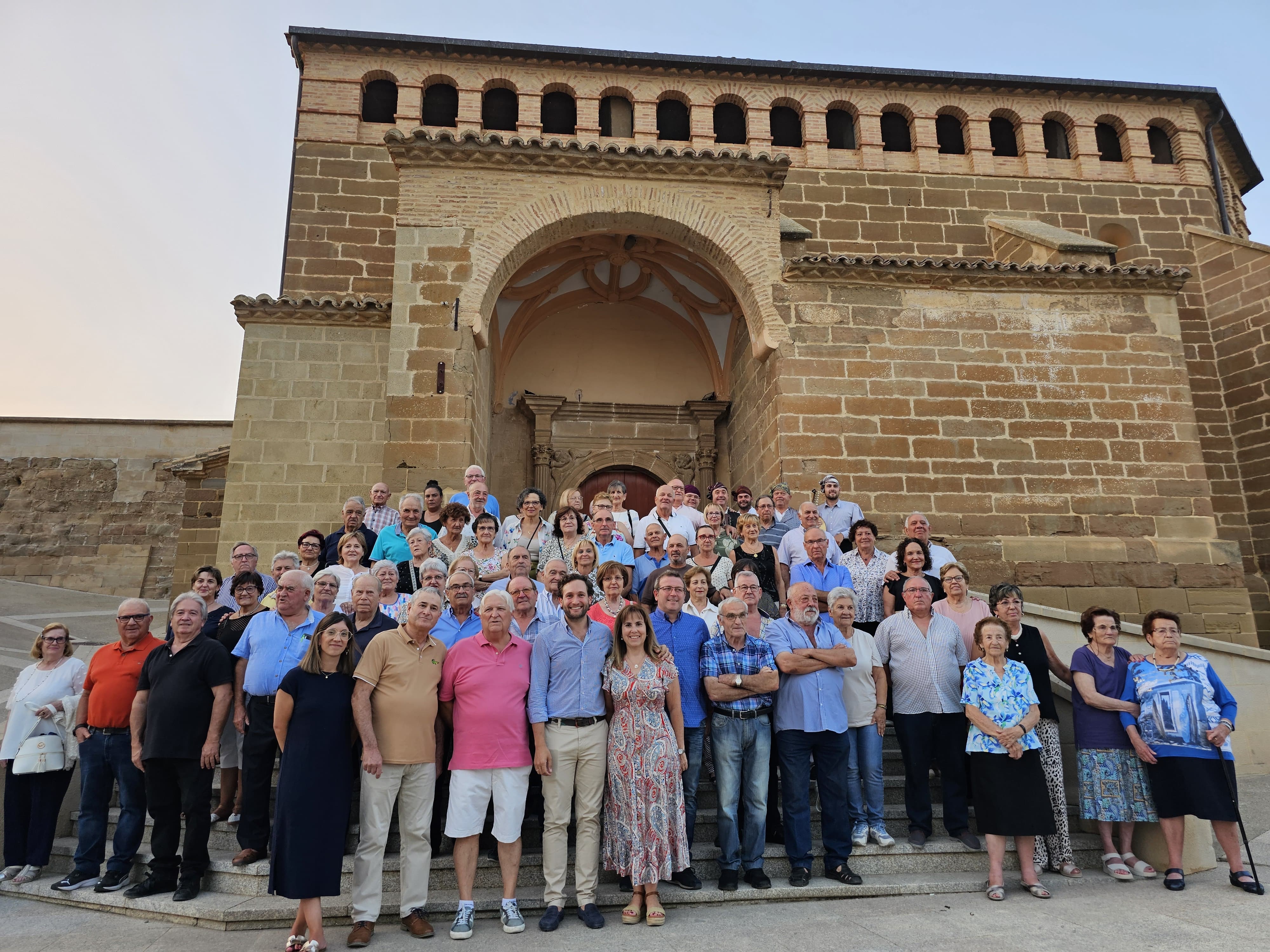 Arrancan las fiestas de Peraltilla con una ronda homenaje a los mayores de la localidad