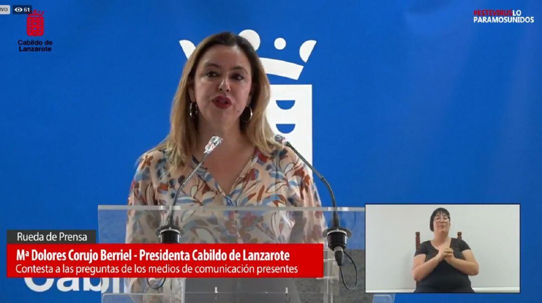 La presidenta del Cabildo de Lanzarote, María Dolores Corujo, en la rueda de prensa de este martes.