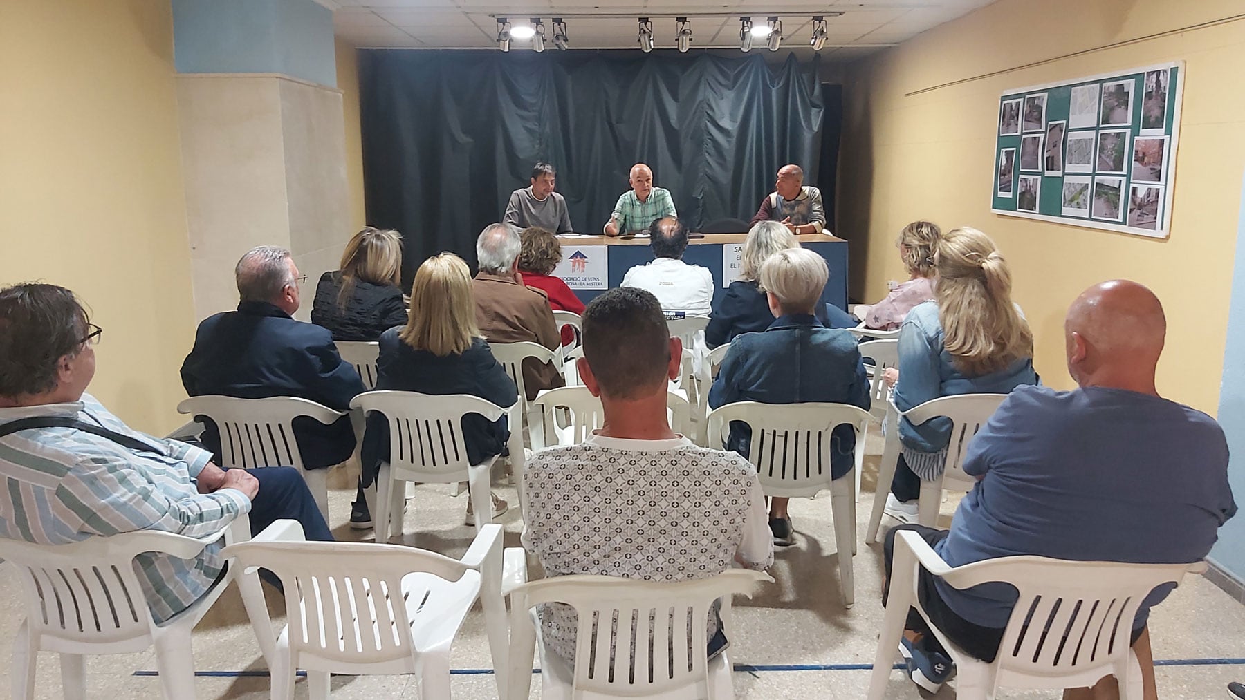 Los familiares se reunieron en la sede de la asociación de vecinos de Santa Rosa