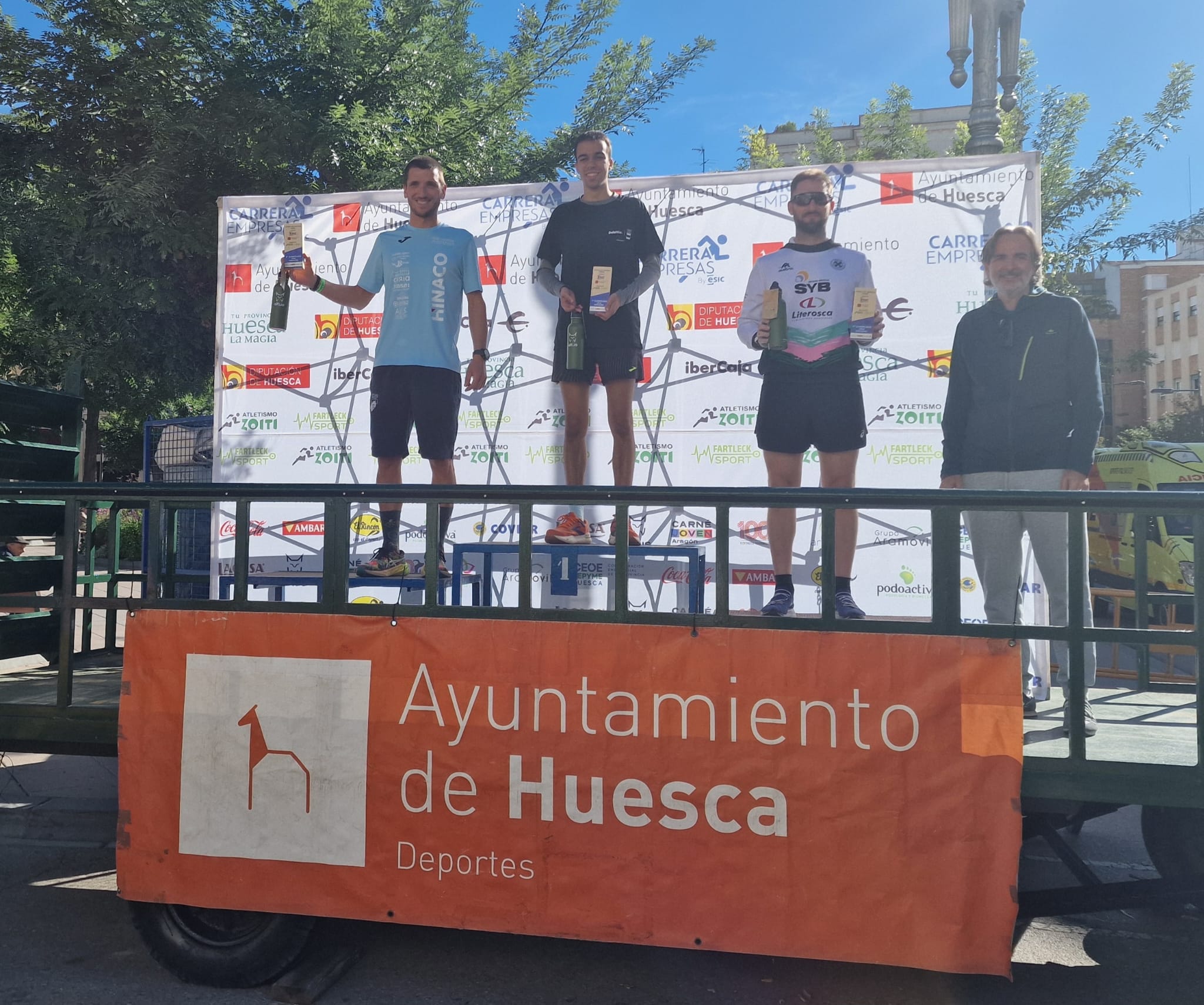 Los tres ganadores masculinos individuales en la carrera ESIC