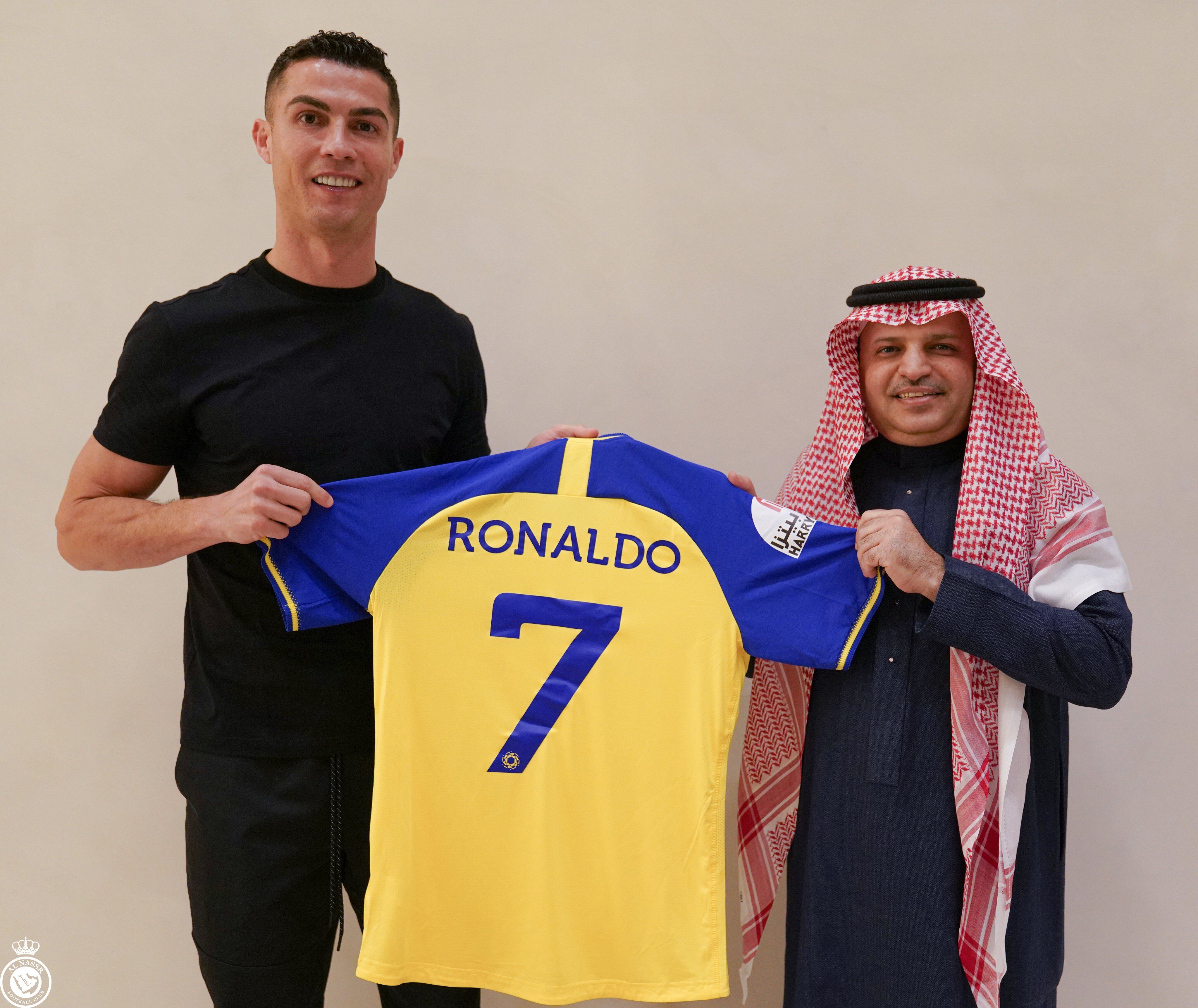 Cristiano Ronaldo firma por el Al-Nassrr