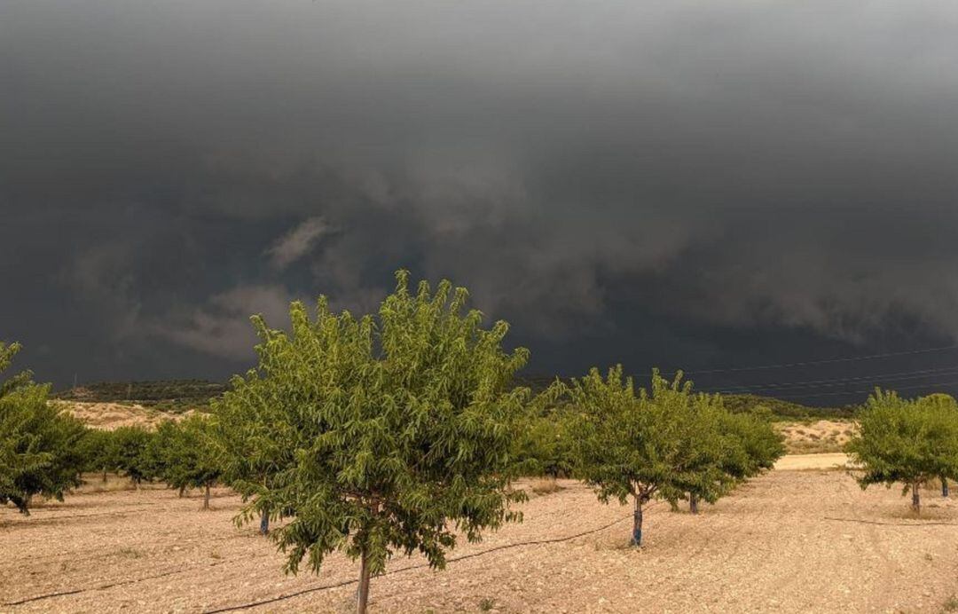 Las tormentas fueron especialmente intensas en localidades limítrofes entre Cuenca y Valencia como los 60 litros por m2 que cayeron en Fuenterrobles.