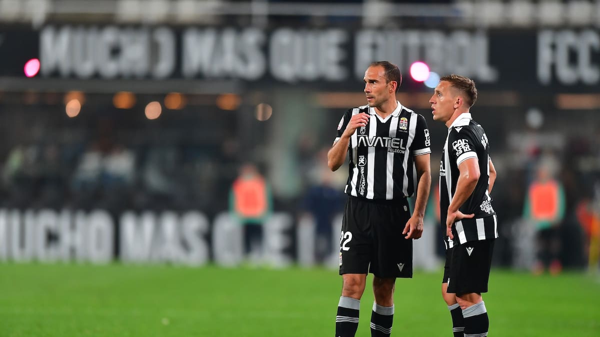 Aganzo y representantes de la AFE se reunieron con los capitanes del FC Cartagena tras el partido con el Sevilla Atlético