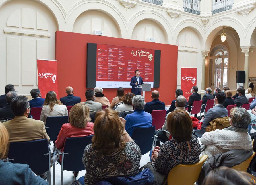 Jose Manuel Caballero presenta el programa &quot;la cultura del vino&quot; a dos meses de Fenavin