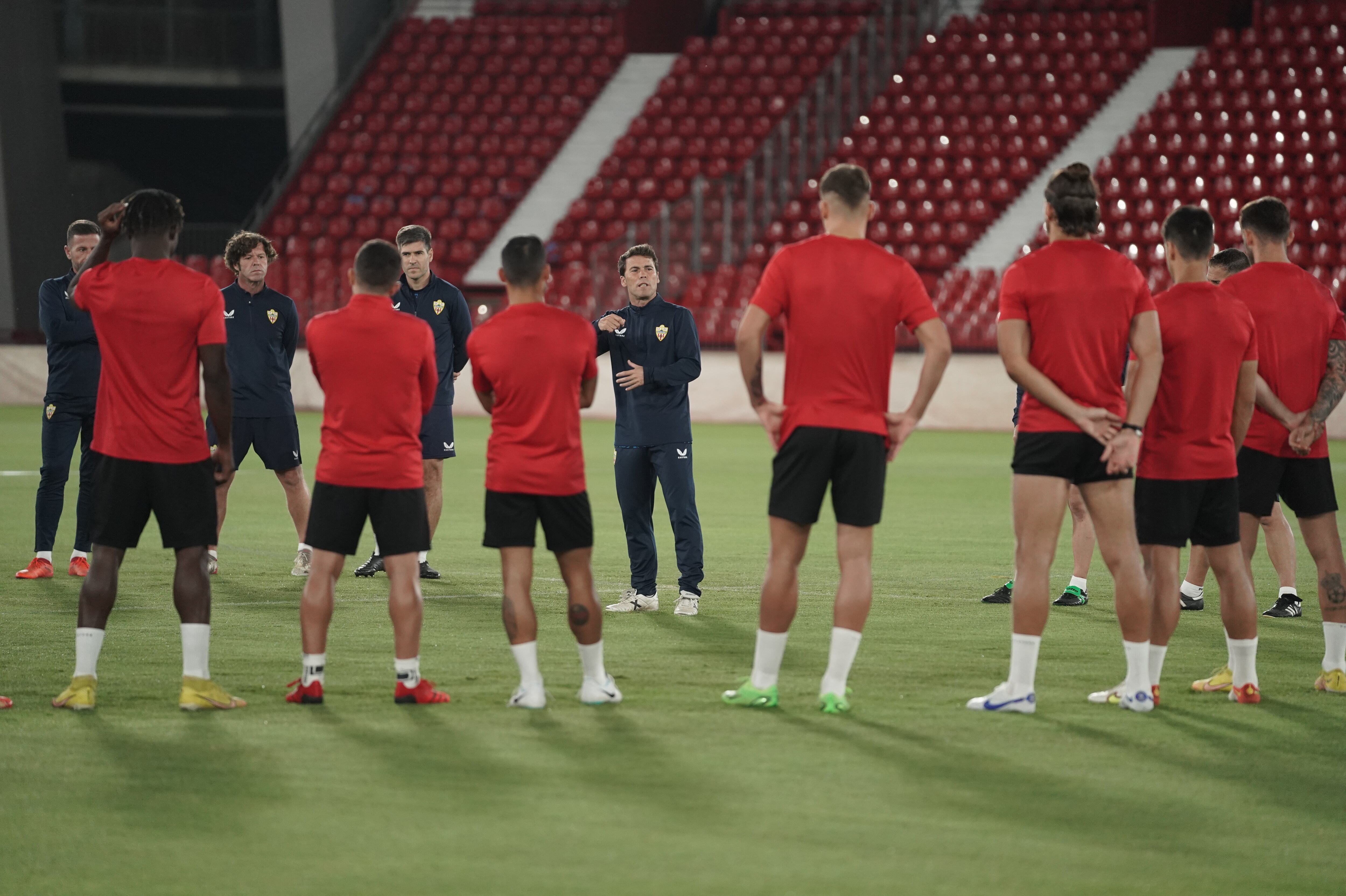 El Almería jugará la Copa el domingo y se irá de vacaciones.