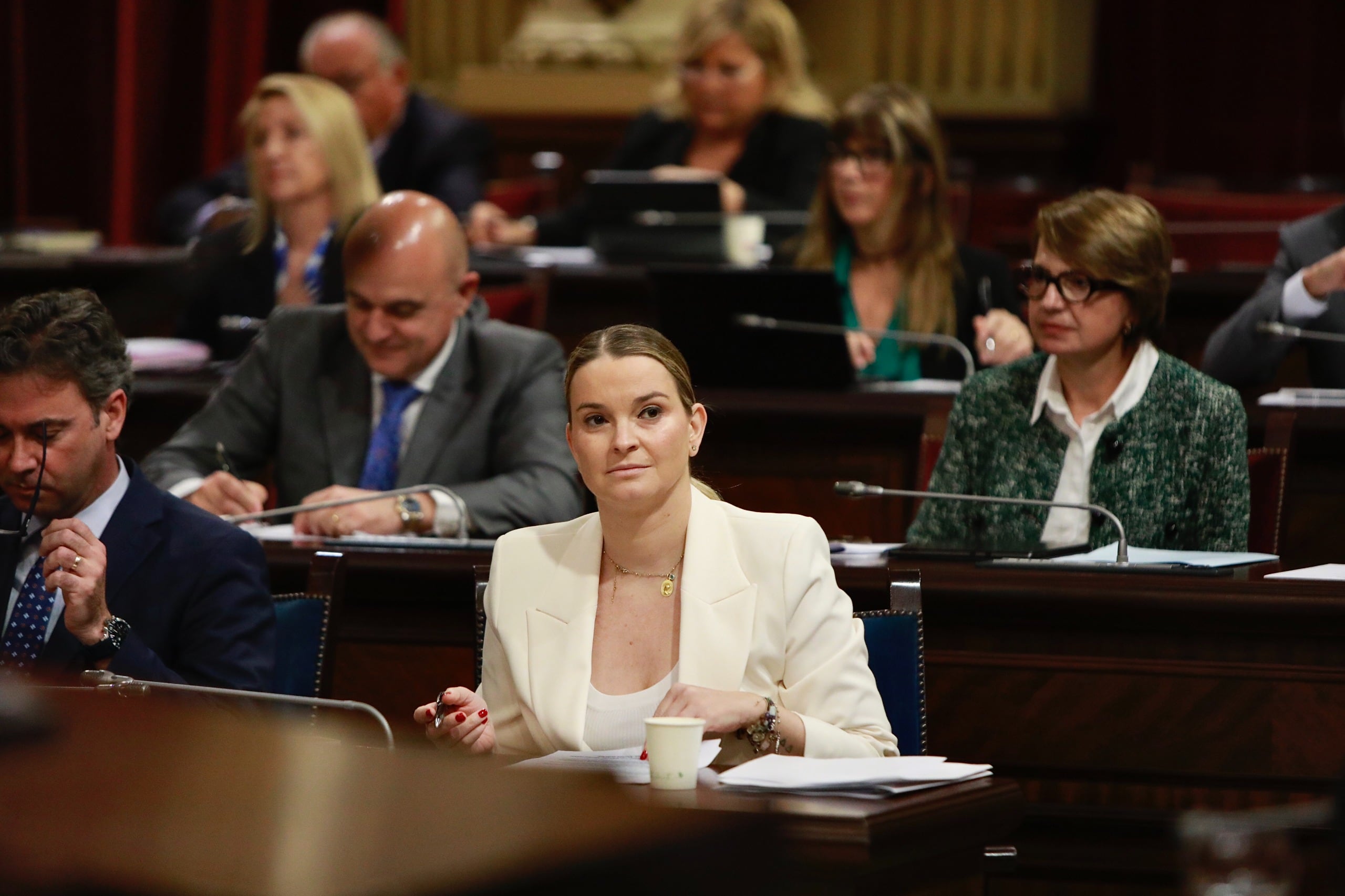 Imagen de Marga Prohens en el Parlament