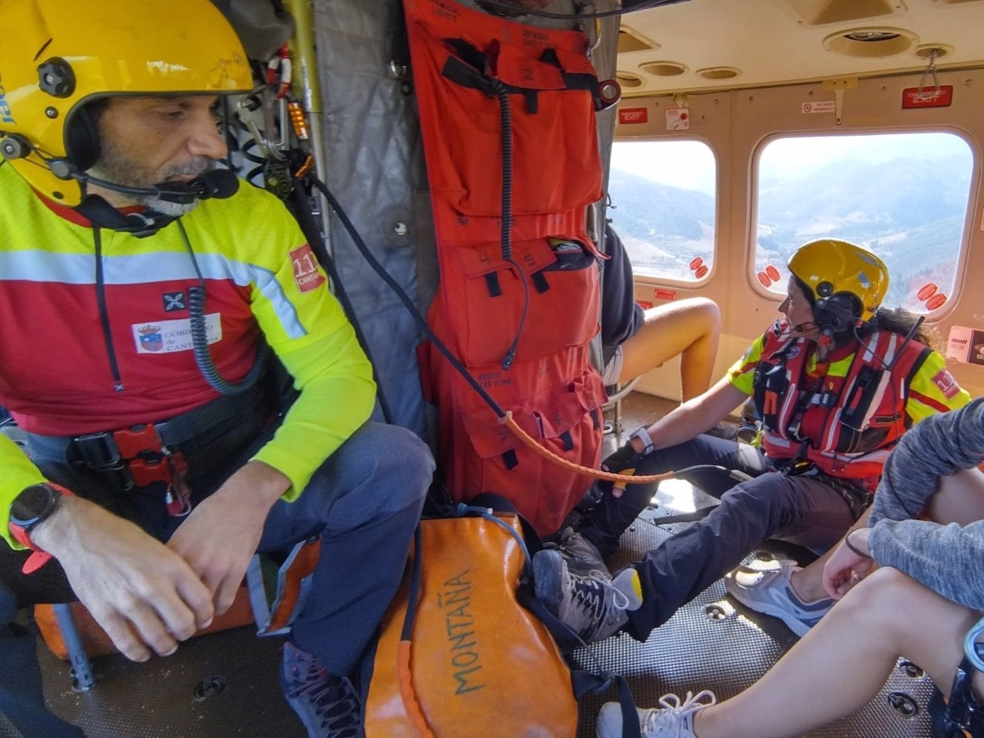 04/08/2023 El helicóptero evacúa a dos menores de la Cruz de la Viorna
SOCIEDAD ESPAÑA EUROPA CANTABRIA
112
