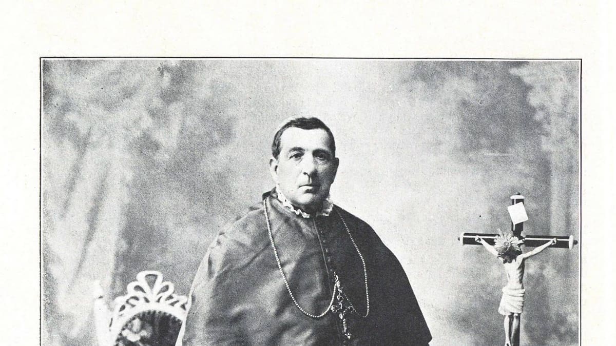 La Corona de la Virgen del Puerto no es bien patrimonial, pero sí sentimental