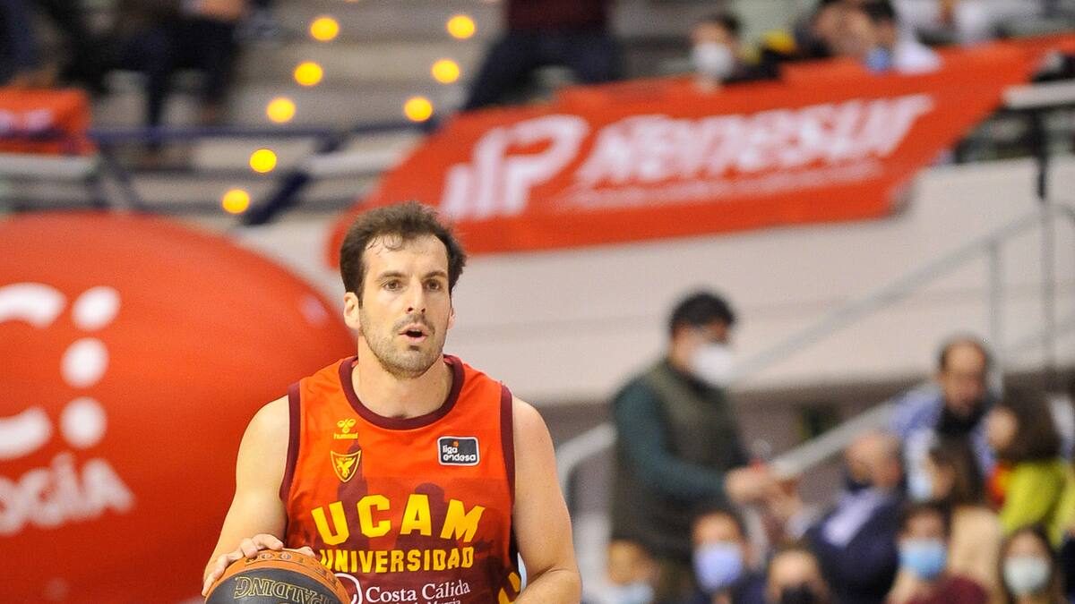 El UCAM Murcia recupera la sonrisa en el Palacio ante Monbus Obradoiro